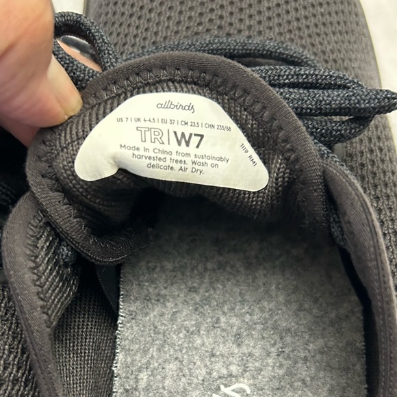 {Sz7} ALLBIRDS Women's Tree Runners-Jet Black (Black Sole) - Picture 8 of 11